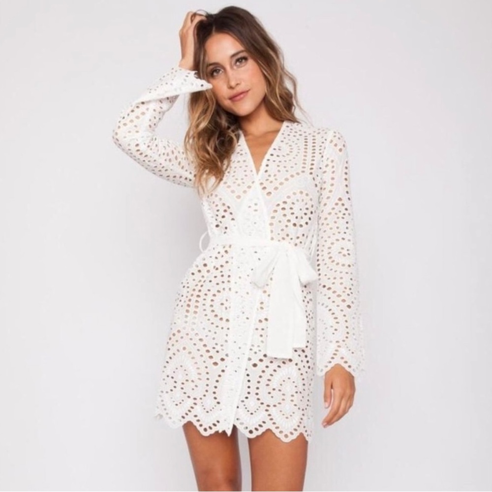 Stone Cold Fox Eyelet Crochet Lace Robe | White | M/L